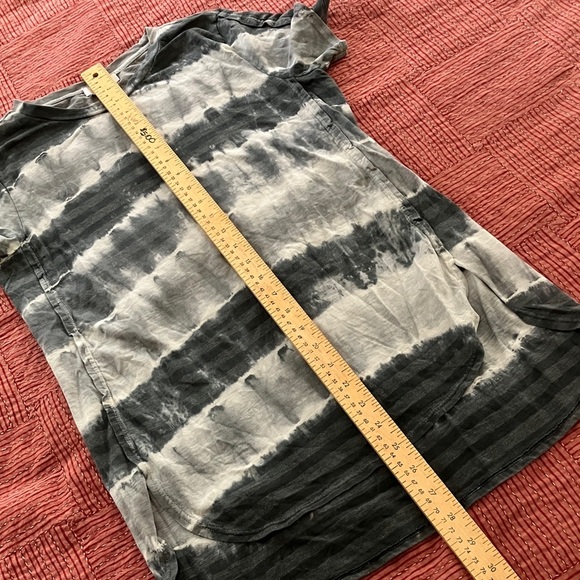 Women’s small Lord & Taylor tie dye with feminine cut - Picture 6 of 13